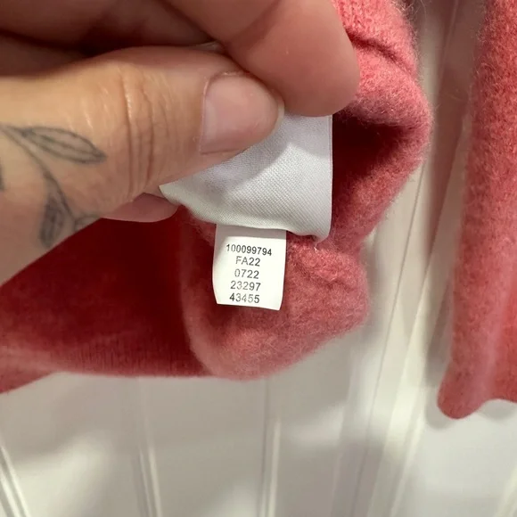 100% Cashmere Clubroom Luxury | Heirloom Rose Color | Size: Medium - Picture 5 of 7